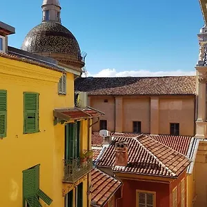 Sunny In Heart Of Old Town Nizza
