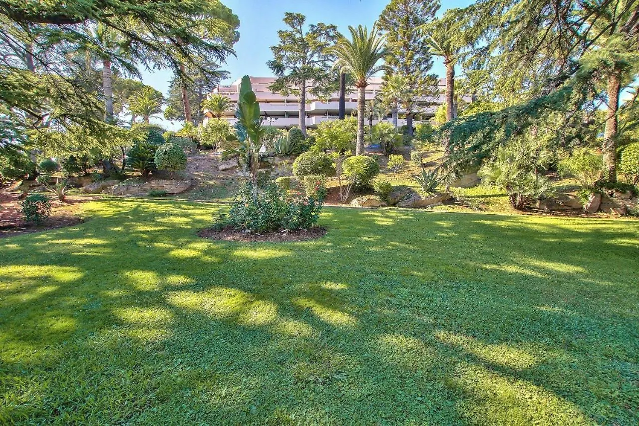 Le Miramar Nice - Clim, Parking, Wifi Et Piscine Apartman 0*,